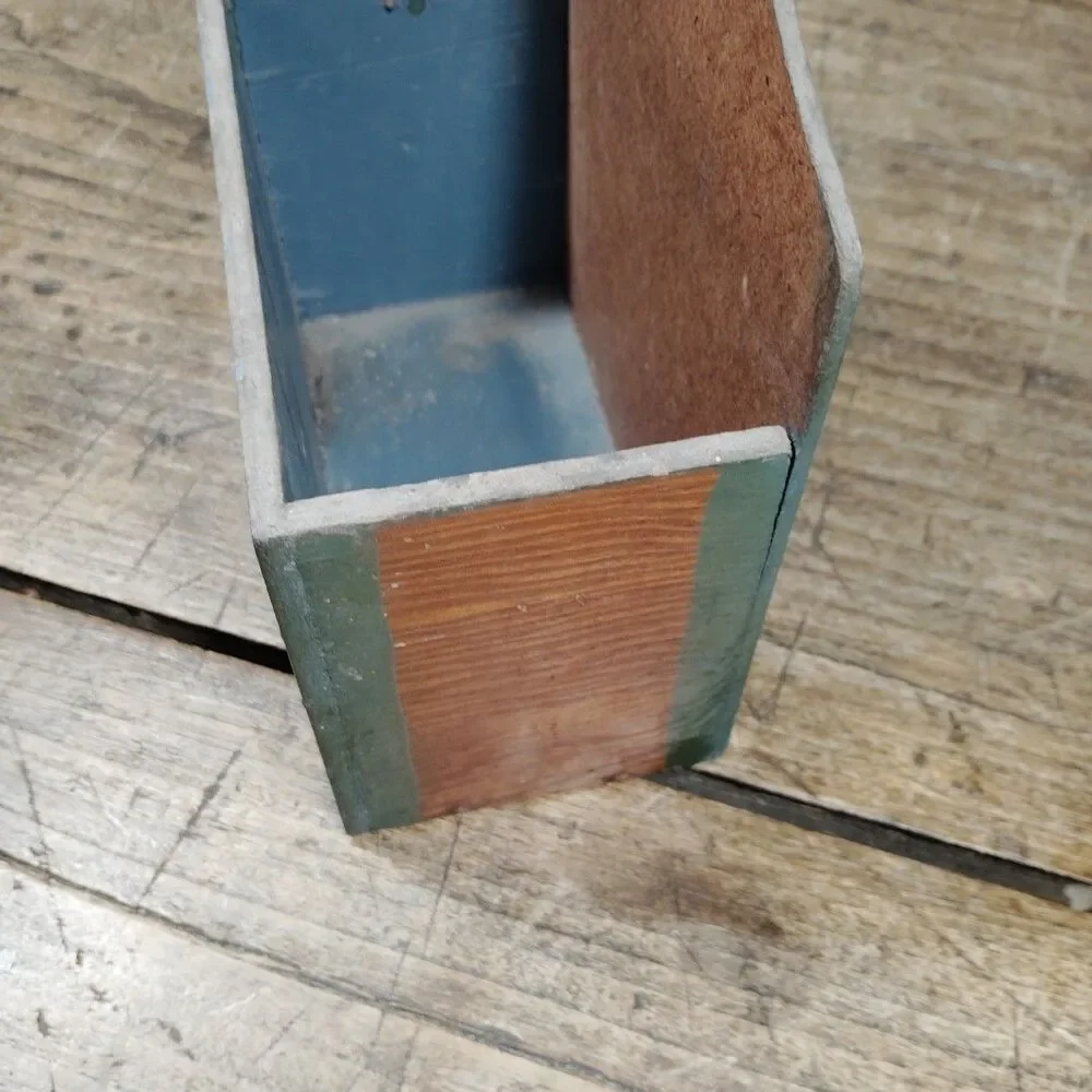 Vintage Primitive Painted Wall Box Hanging Desktop Storage Folk Art Flower Paint